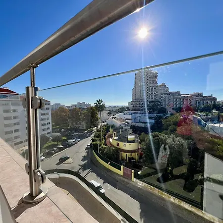 Town With Pool By Homing Apartamento