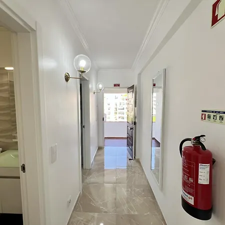 Town With Pool By Homing Apartment *
