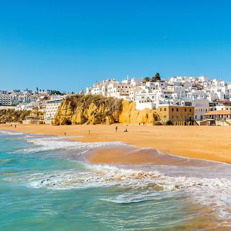 Town With Pool By Homing Albufeira